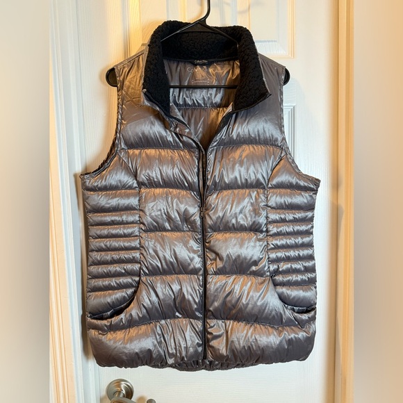 Calvin Klein Women’s Performance Metallic Puffer Vest Security & Phone Pockets - Picture 1 of 10